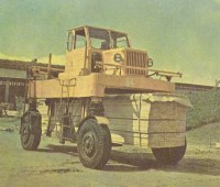 Сборная модель 1:43 Портальный автолесовоз Т-140 (AVD Models, смола)