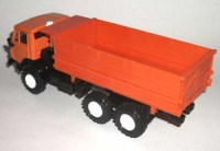 Коллекционная модель КамАЗ-55105, оранжевый