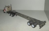 Сборная модель 1:43 Двухосный американский полуприцеп-контейнеровоз со сдвижной системой тележки колес для перевозки одного контейнера 40ft (Клен)