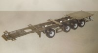 Сборная модель 1:43 Четырехосный полуприцеп-контейнеровоз с вынесенной вперед осью Grunwald Gr.Con-L4(3-1)-U (Клен)