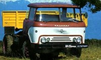 Полуприцеп КАЗ-717 с тягачом на испытаниях