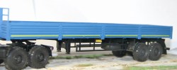Сборная модель 1:43 Двухосный бортовой полуприцеп НефАЗ-9334-20-10, длина 12 метров, для вездеходных седельных тягачей (Клен)