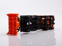Масштабная модель 1:43 Шнековый снегоуборщик Д-470 (ЗиЛ-157Е), с журналом №51 (Легендарные грузовики СССР)