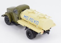 Масштабная модель 1:43 Автоцистерная АЦПТ-1,8 (51А) на шасси Горький-51А, с журналом №75 (Легендарные грузовики СССР)