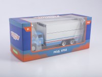 Масштабная модель 1:43 Фургон для перевозки яиц модели 5702 (КоМЗ-5702) на шасси ЗиЛ-133ГЯ, с журналом №81 (Легендарные грузовики СССР)