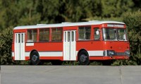 Коллекционная масштабная модель 1:43 Автобус ЛиАЗ-677 экспортный (ClassicBus)