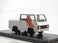 Масштабная модель 1:43 Опытный грузопассажирский автомобиль (пикап) СУЛА-3990 (Lastochka)