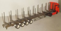 Сборная модель 1:43 Четырехосный полуприцеп-сортиментовоз Meusburger Новтрак SH-454, длиной 16,5 м, для тягачей с низким седлом (Клен)