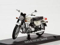 Масштабная модель 1:24 Советский мотоцикл КМЗ-8.157-01 "Днепр" с журналом №14 "Наши Мотоциклы" (MODIMIO Collections)