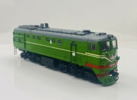 Масштабная модель 1:87 Двухсекционный тепловоз 2ТЭ10Л с журналом №28 (Наши Поезда. Modimio)