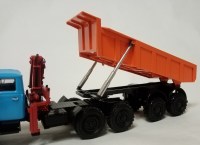 Сборная модель 1:43 Двухосный самосвальный полуприцеп модели -9516 завода "Ремдорстроймаш" для тягачей -44202, -44223 из Миасса (Клен)