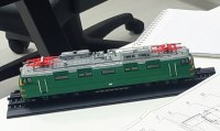 Масштабная модель 1:87 Советский магистральный грузопассажирский электровоз ВЛ60К с журналом №1 (Наши Поезда. Modimio)