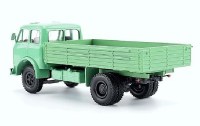 Масштабная модель 1:43 Бортовой грузовик 4х2 МАЗ-500, зеленый, с журналом №105 (Легендарные грузовики СССР)