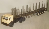 Сборная модель 1:43 Четырехосный полуприцеп-сортиментовоз Meusburger Новтрак SH-454, с гуськом, длиной 16,5 м, для вездеходных тягачей (Клен)