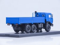 Коллекционная масштабная модель 1:43 Грузовой автомобиль КамАЗ-43118 белый, синий (SSM)