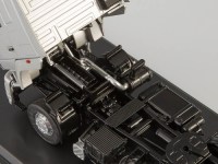 Коллекционная масштабная модель 1:43 Седельный тягач 4х2 МАЗ-5440 серебристый (SSM)