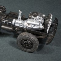 Сборная модель 1:35 Бортовой автомобиль 4х2 ЗиЛ-130, ранняя облицовка радиатора (AVD Models)