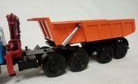 Сборная модель 1:43 Двухосный самосвальный полуприцеп модели -9516 завода "Ремдорстроймаш" для тягачей -44202, -44223 из Миасса (Клен)